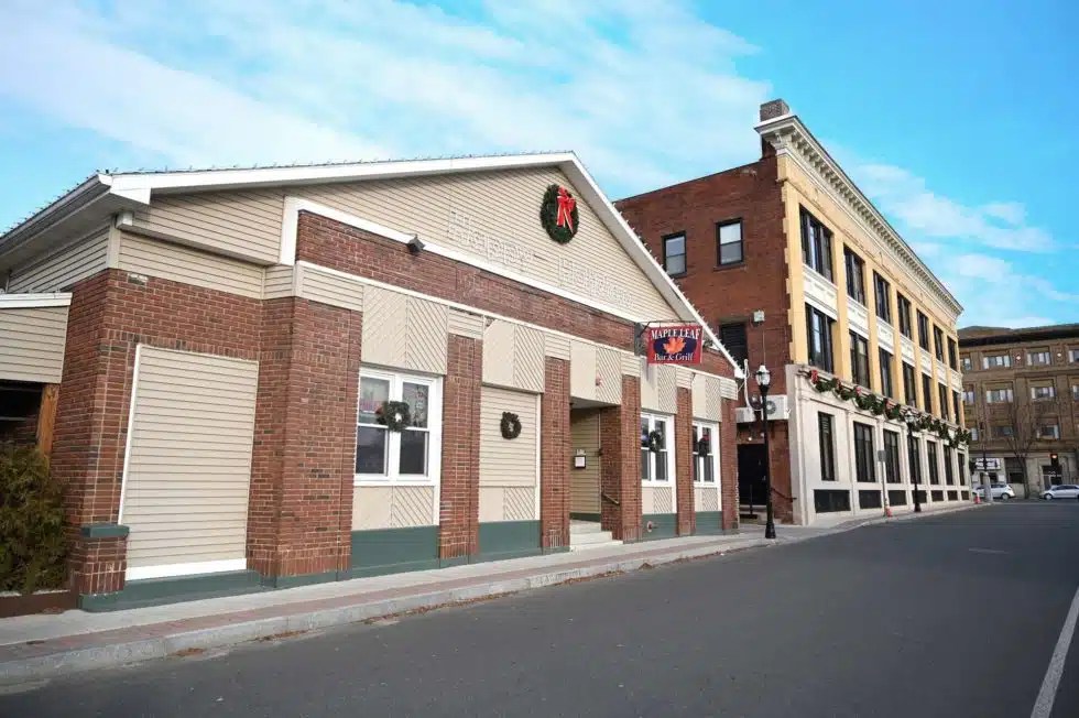 About The Maple Leaf Pub Westfield, Massachusetts