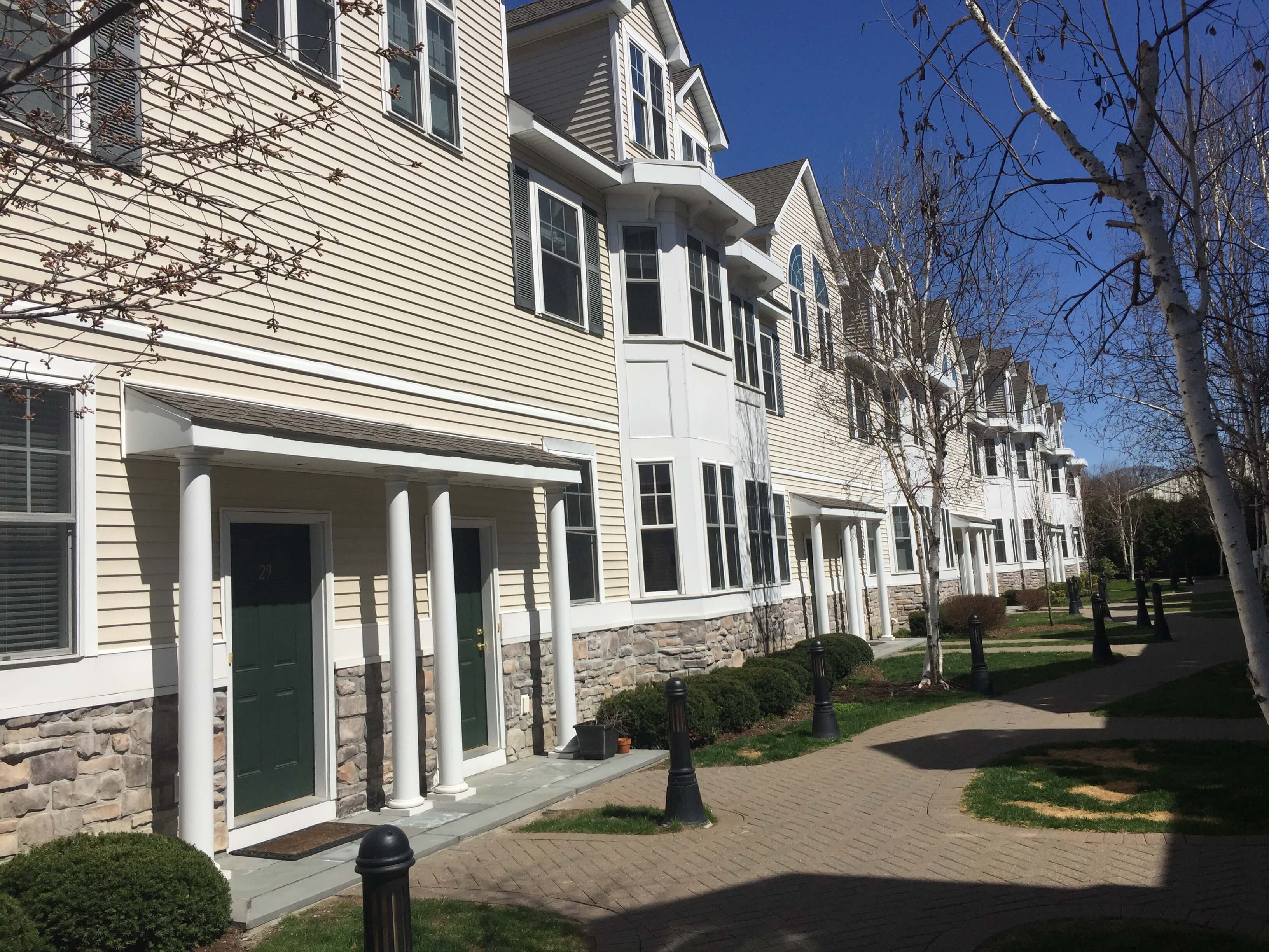 Photo Gallery Maple Pointe Condominiums