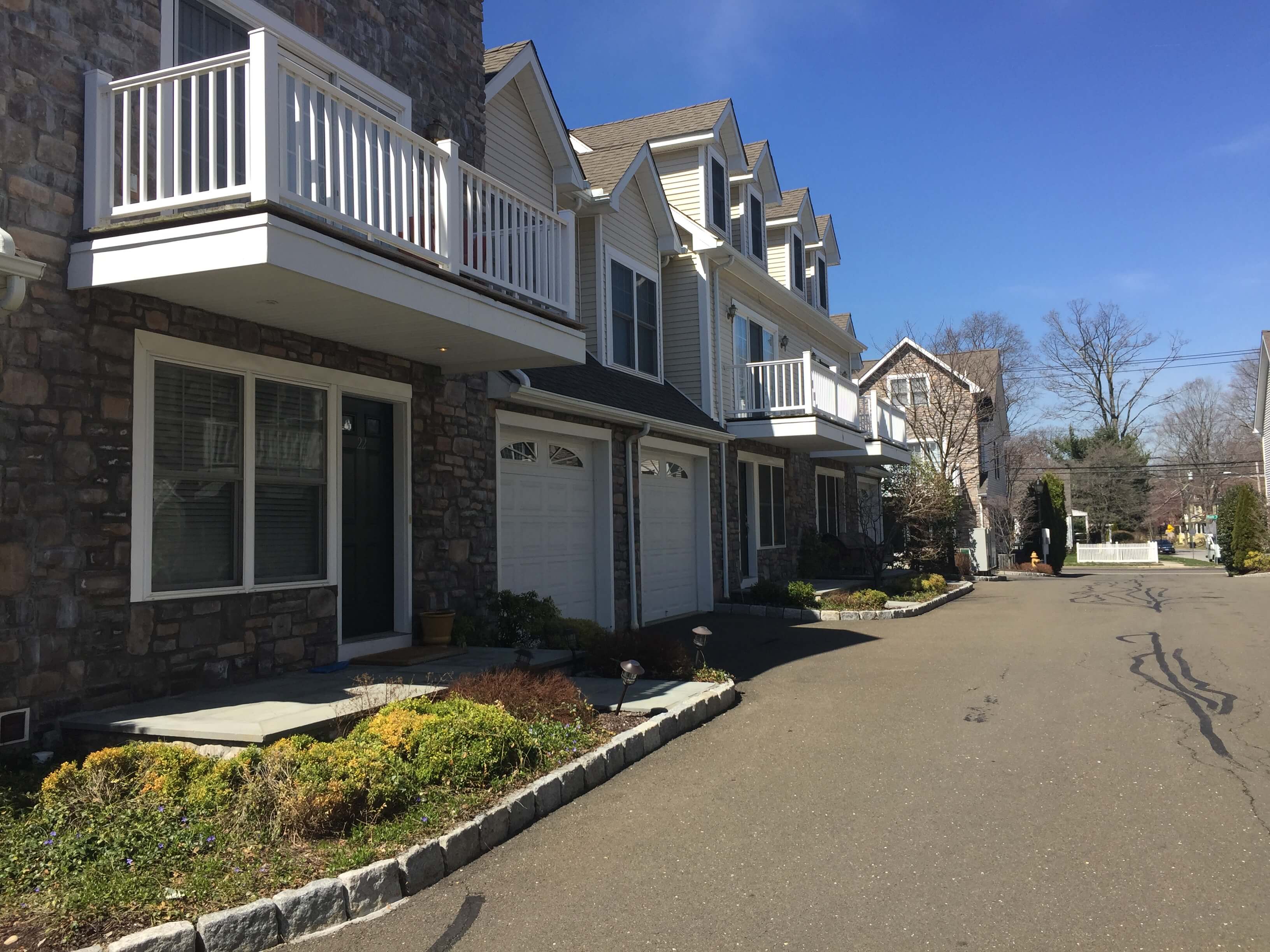 Photo Gallery Maple Pointe Condominiums