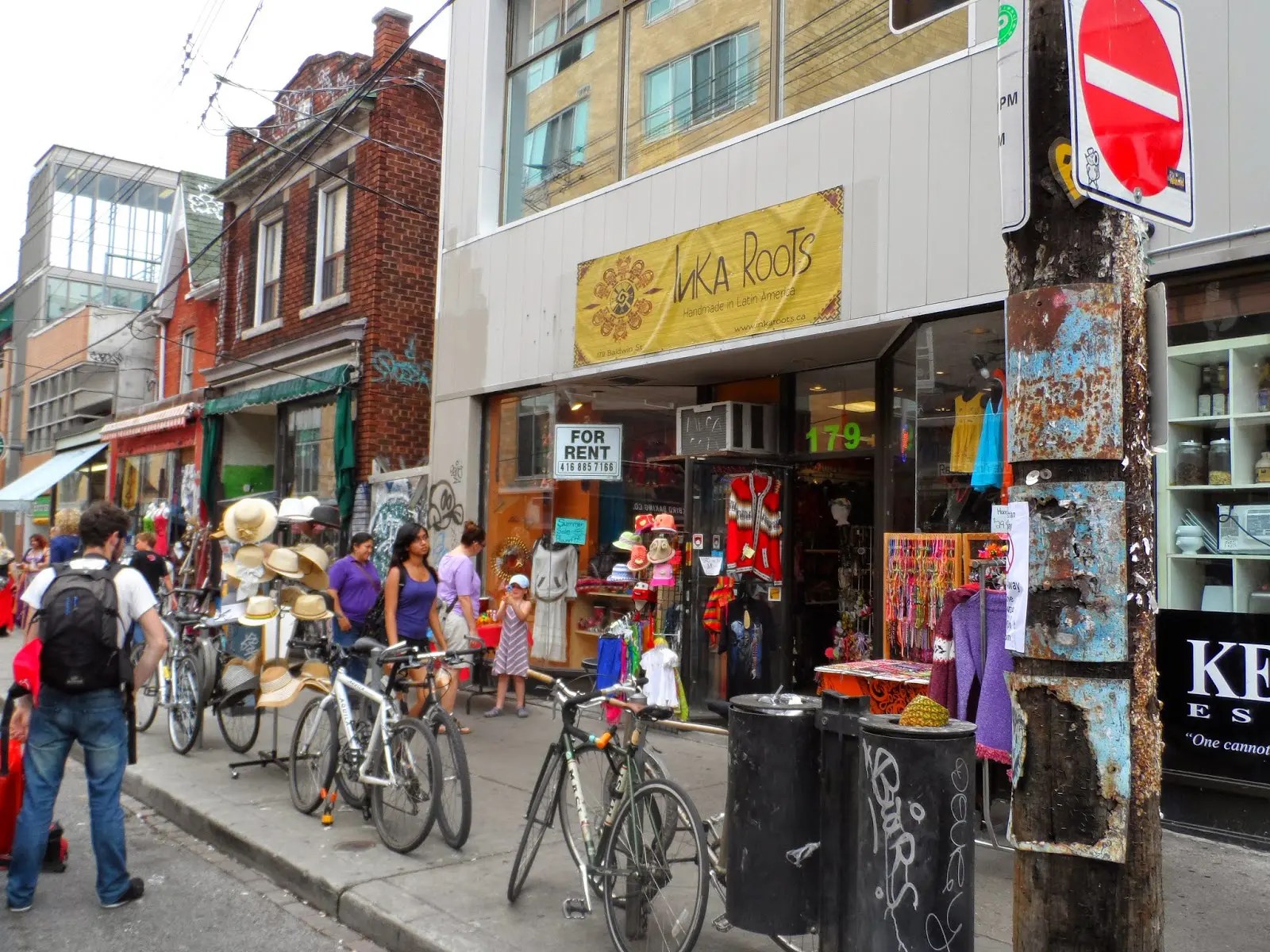 壁のアートが斬新！トロント ケンジントンマーケット メープル桜