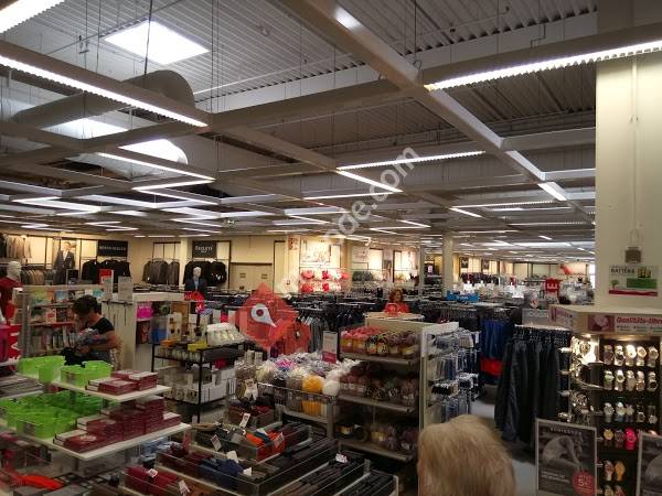 ADLER Modemärkte AG Freiburg im Breisgau