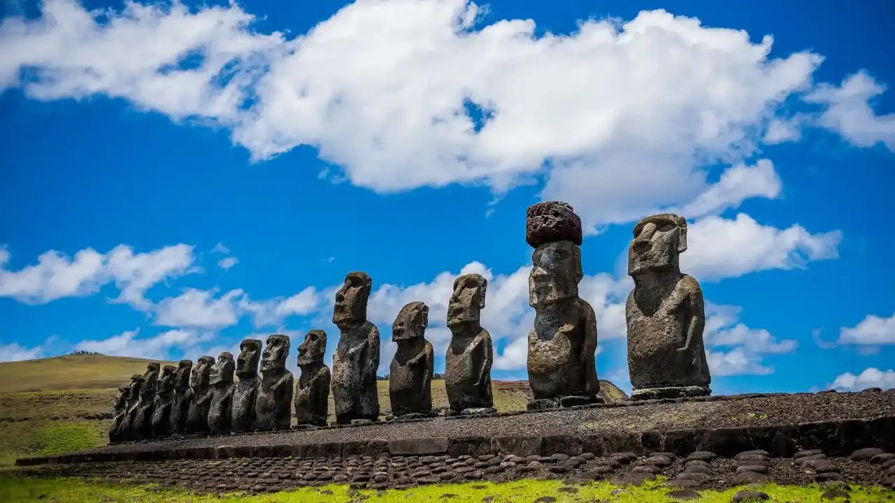 Easter Island Statues (Moai) MaPuPa