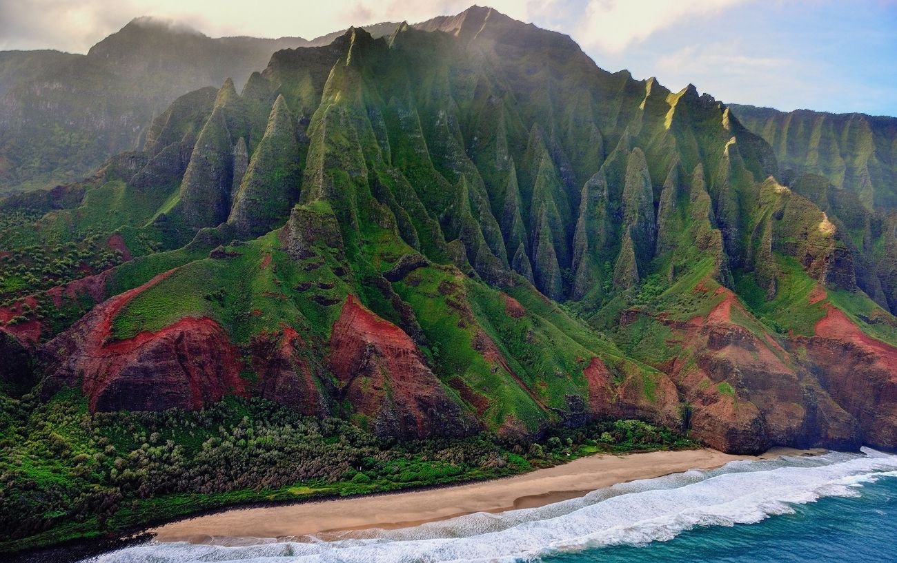 9 Best Hikes In Hawaii + 10 Honorable Mentions