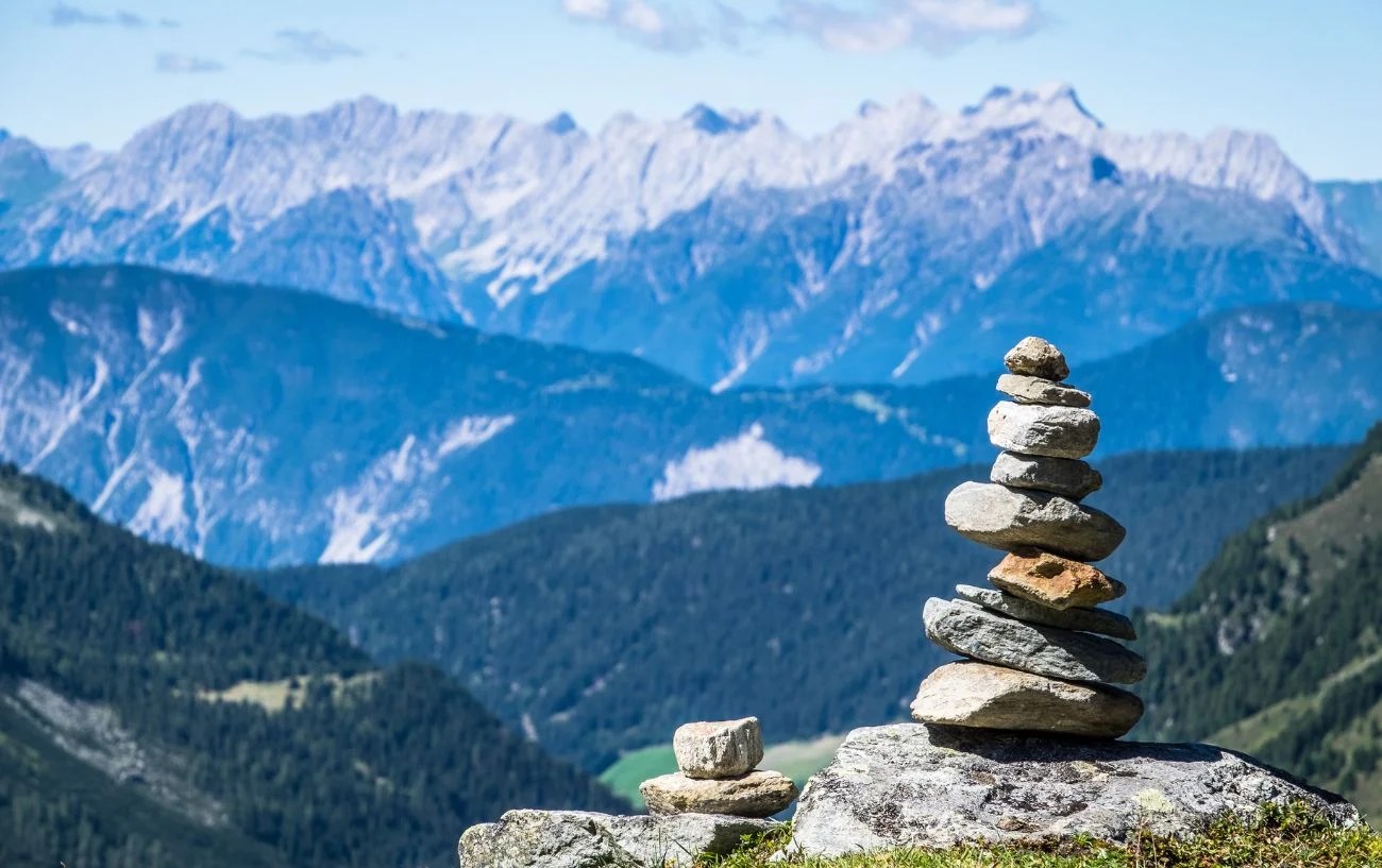 Stacked Rocks Meaning What Stacked Stones On A Trail Mean