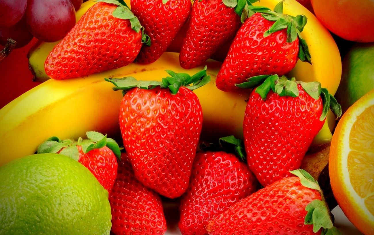 The All Fruit Diet Pros, Cons + How It Stacks Up Nutritionally
