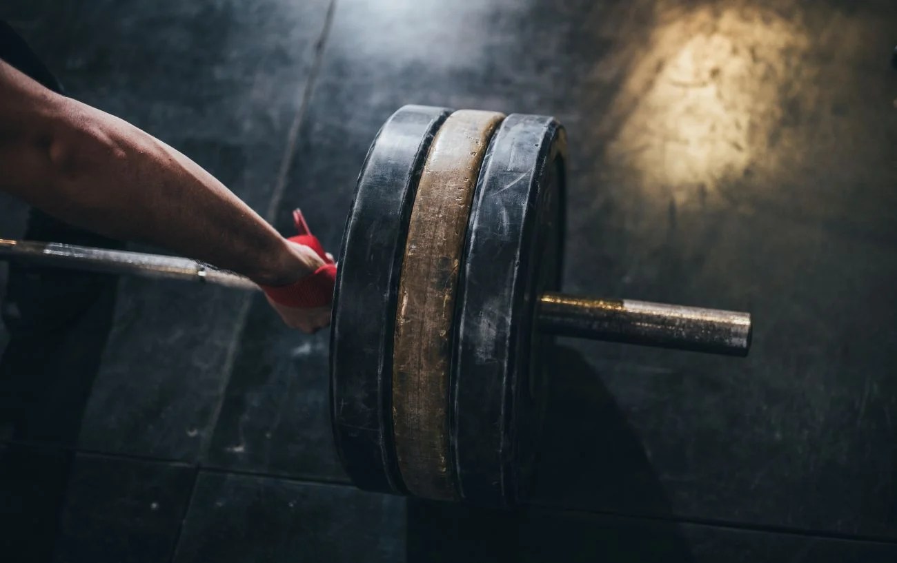 Barefoot Weightlifting Should You Be Lifting Weights Without Shoes?