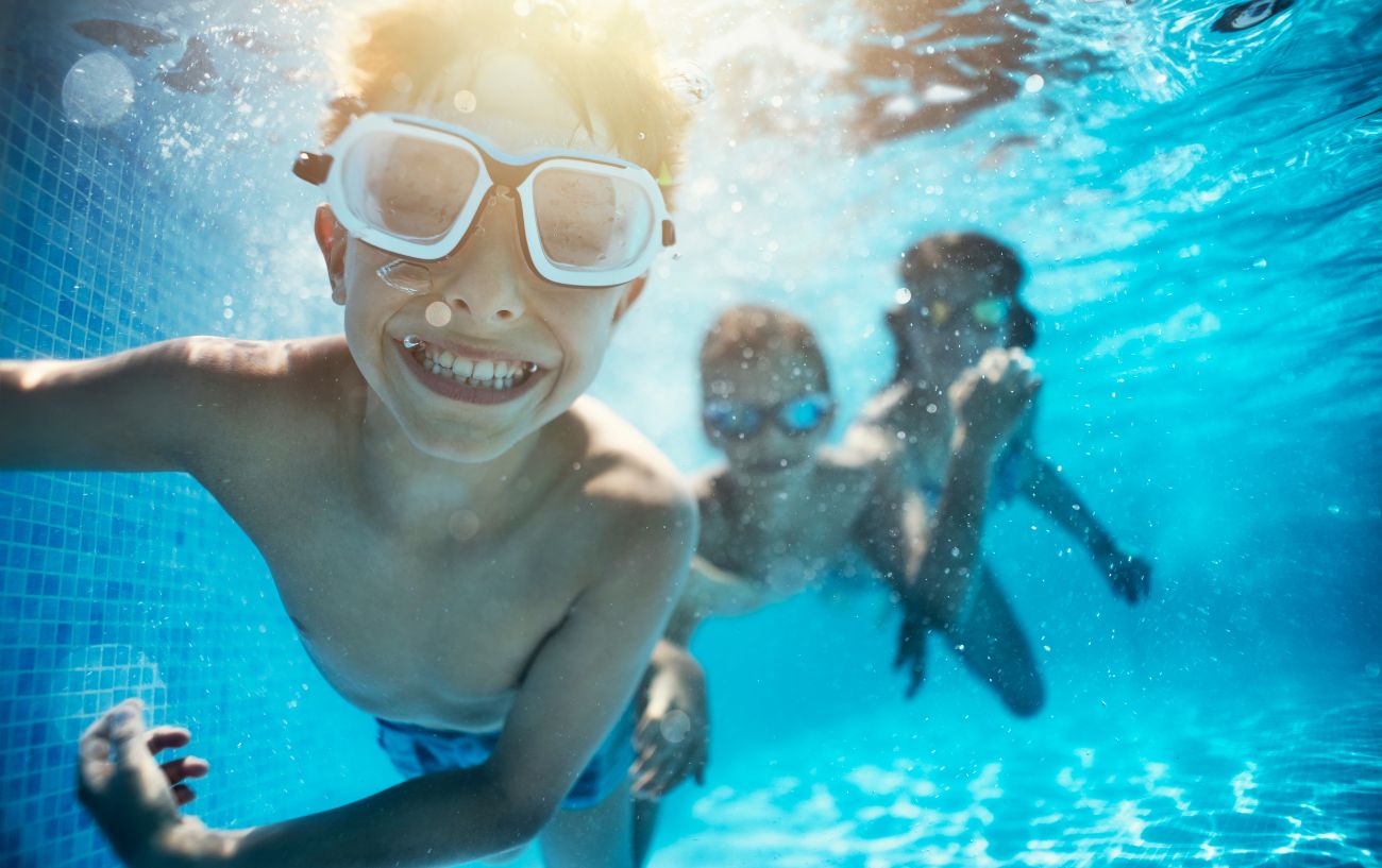 8 Great Swimming Pool Games For Kids