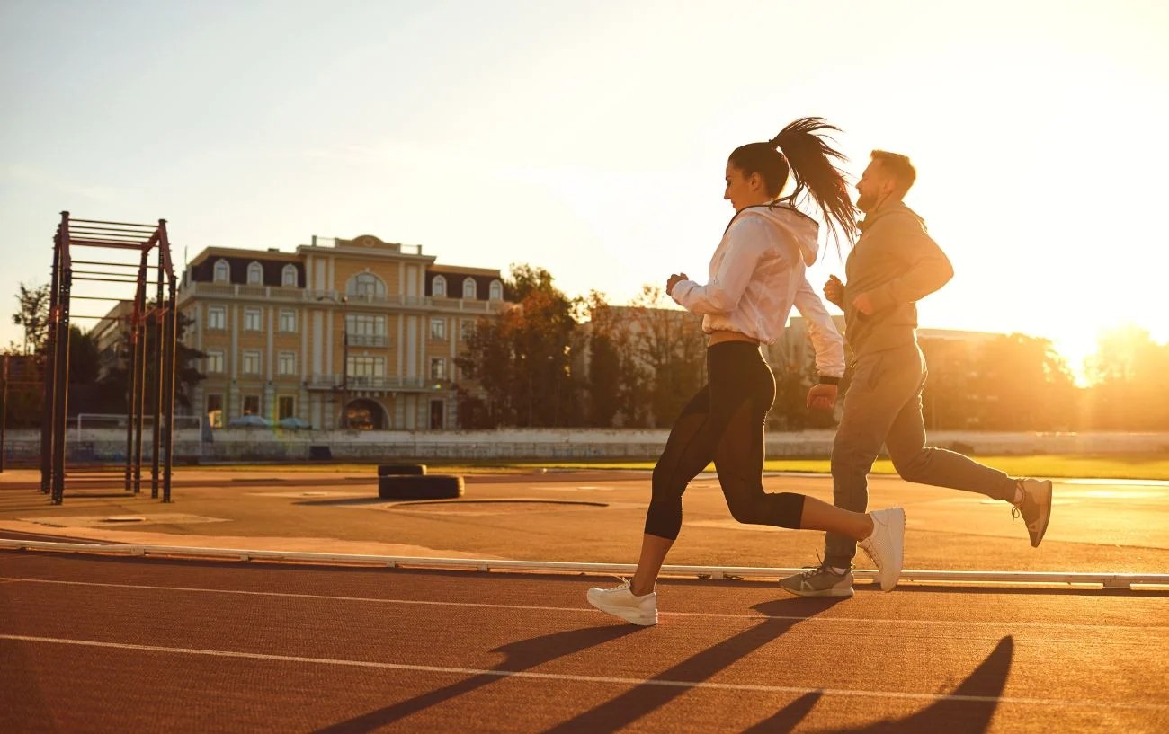 Running In The Morning Benefits + 11 Tips To An Early Morning
