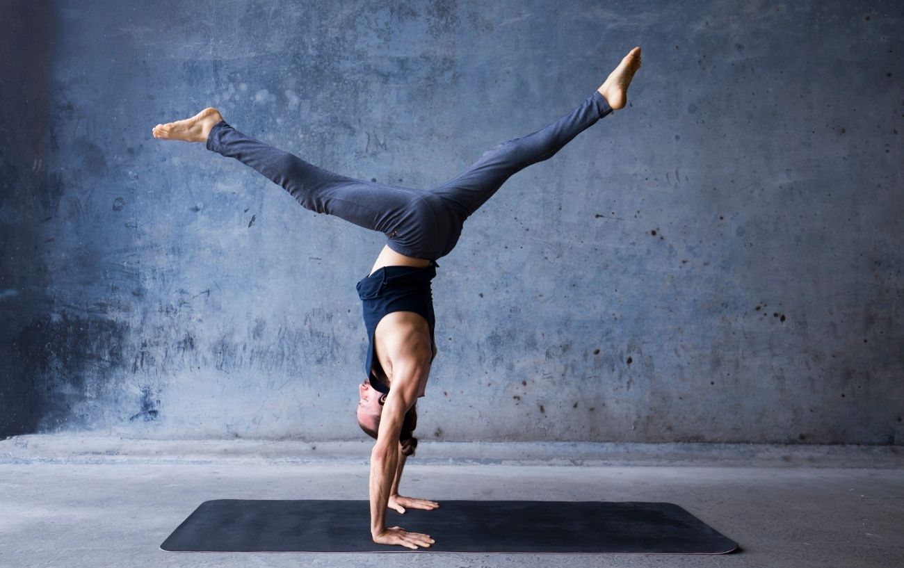 What Muscles Do Handstands Work? + 3 Great Benefits Of Handstands