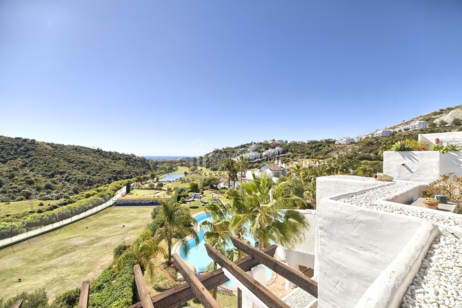 3 Bedroom Penthouse in la Quinta, Marbella Marbedom
