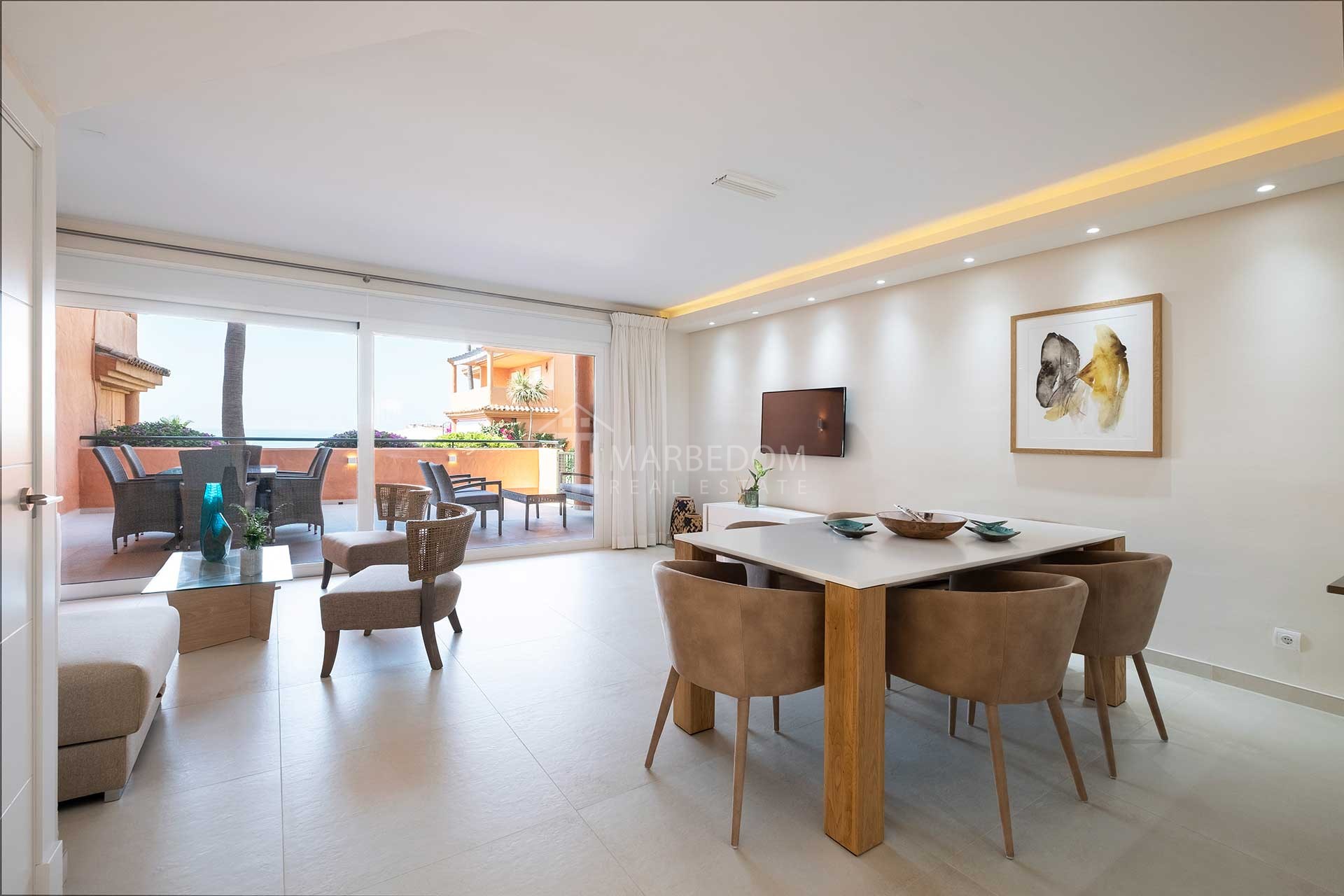 Renovated Townhouse in Bermuda Beach, Estepona Marbedom