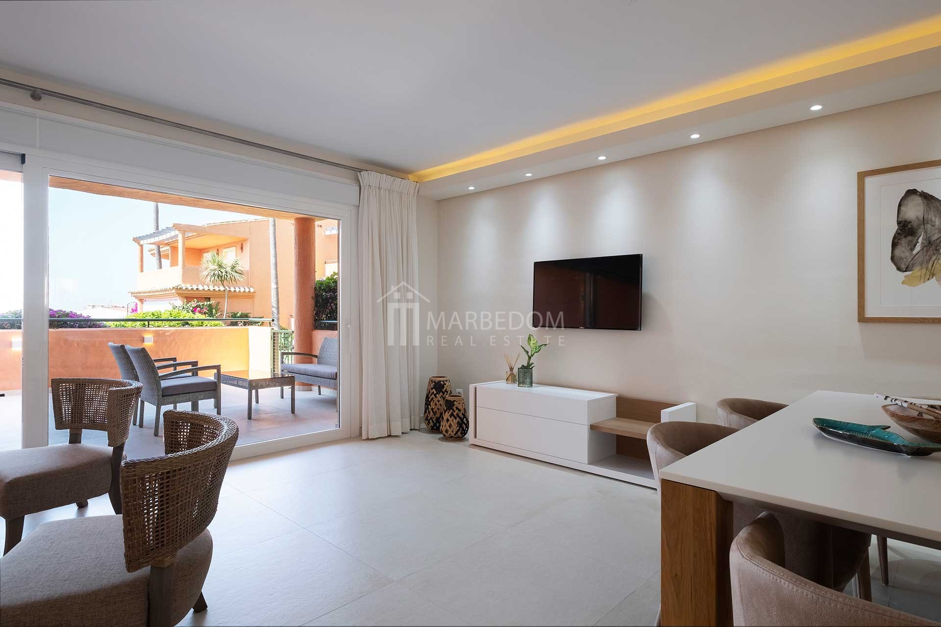 Renovated Townhouse in Bermuda Beach, Estepona Marbedom