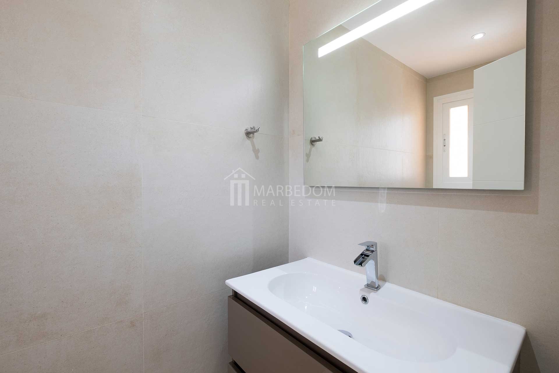 Renovated Townhouse in Bermuda Beach, Estepona Marbedom