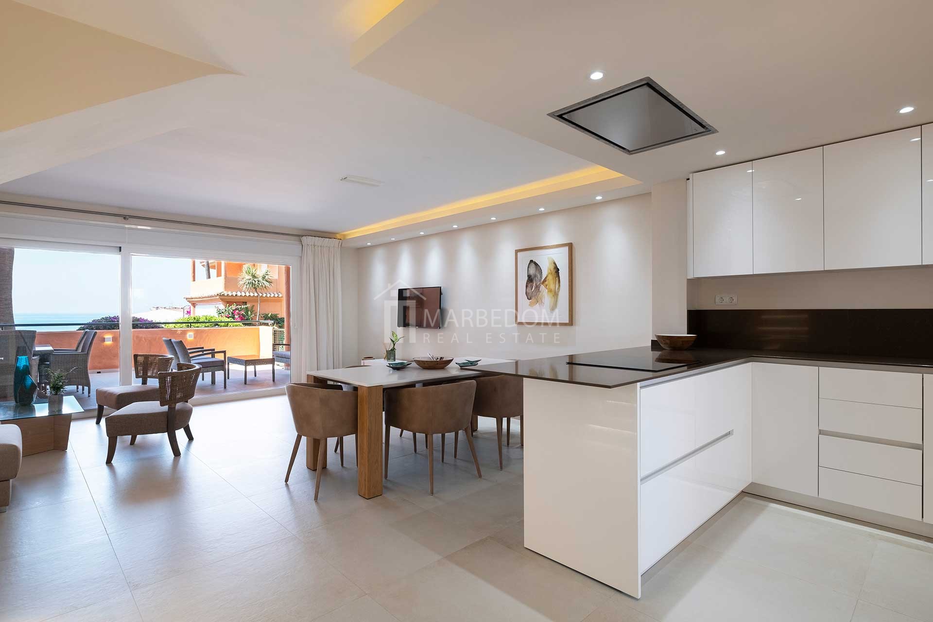 Renovated Townhouse in Bermuda Beach, Estepona Marbedom