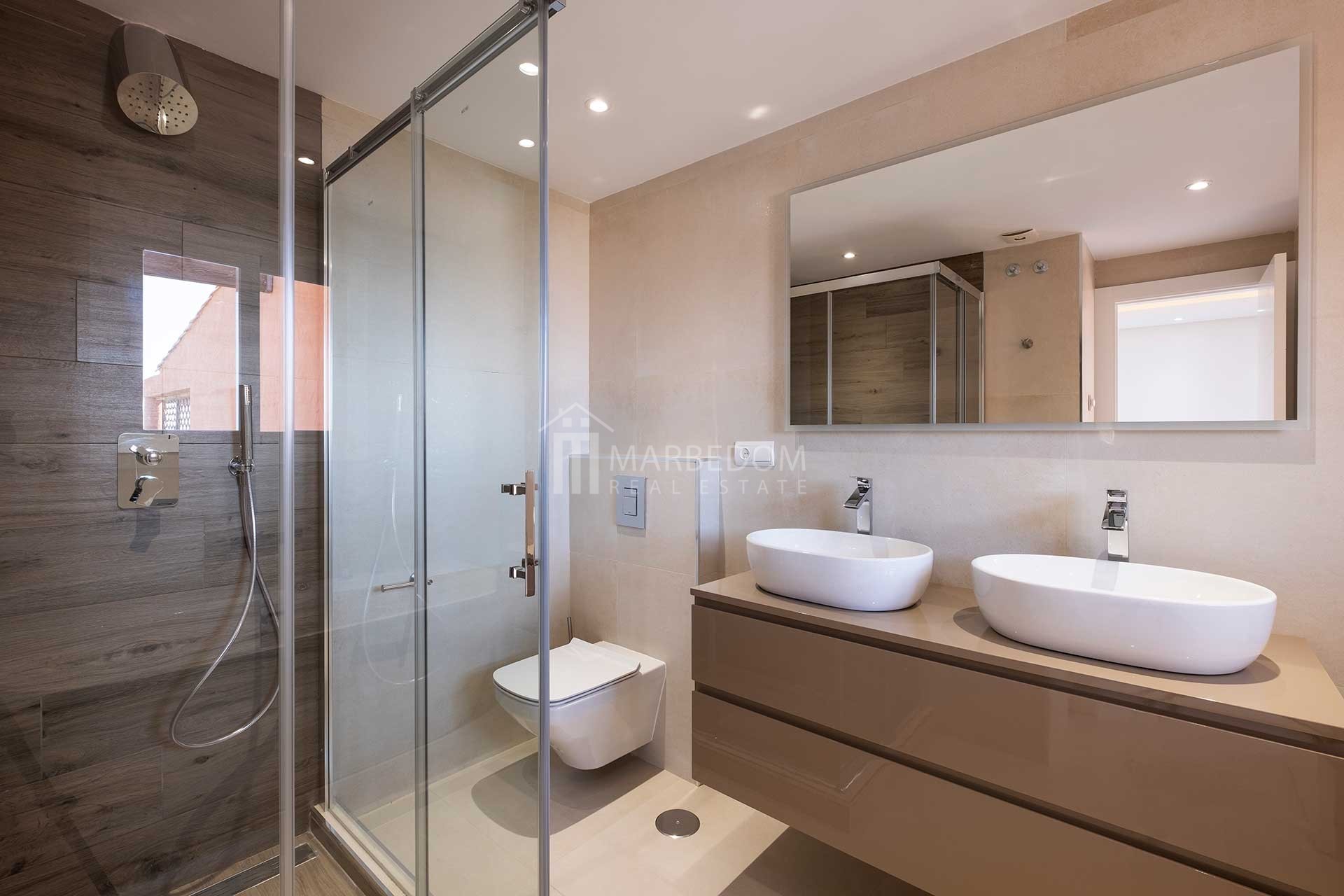 Renovated Townhouse in Bermuda Beach, Estepona Marbedom