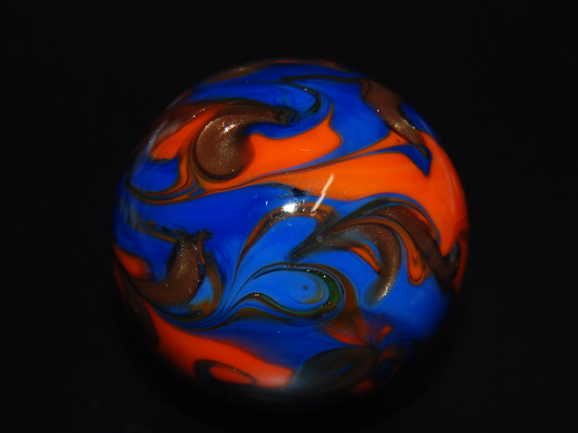 Beautiful New Contemporary art glass marble
