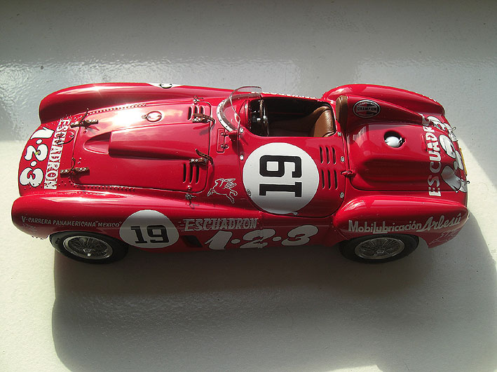 Paola Ferrari Italienische Moderatorin - Ferrari 375 Panamericana von BBR - Originale Modelle ...