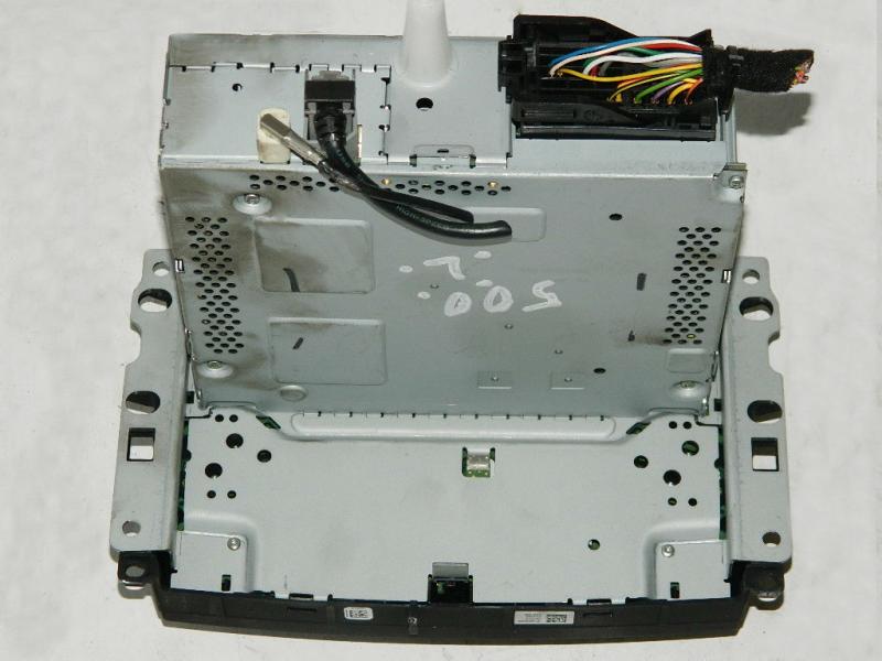 Cd player Fiat 500L Piese auto second hand si Dezmembrari auto Brasov