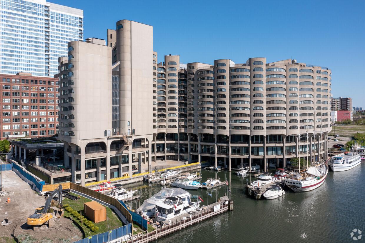 800 SOUTH WELLS Archives Marc Realty