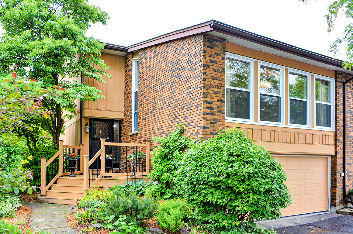 742 Mooneys Bay Place The Marcus Team