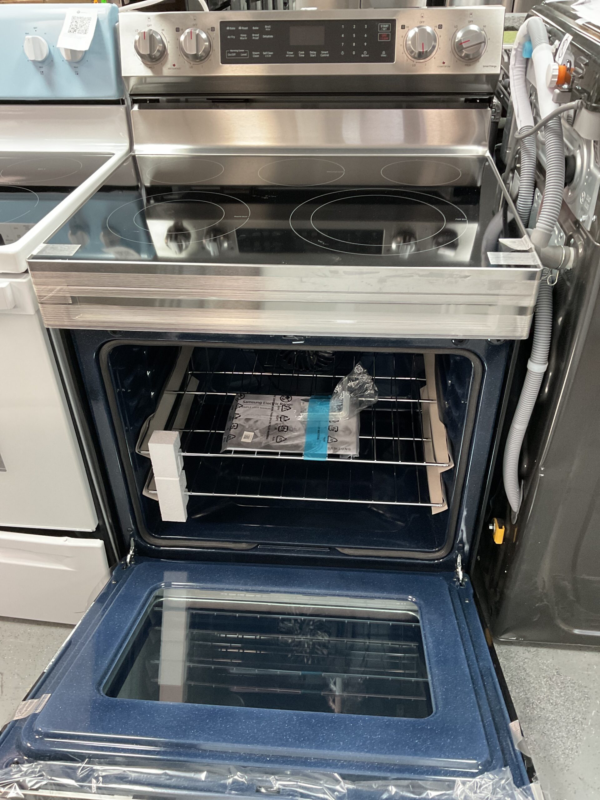 Samsung Range/Stove Electric Range NE63A6511SS Mardeys