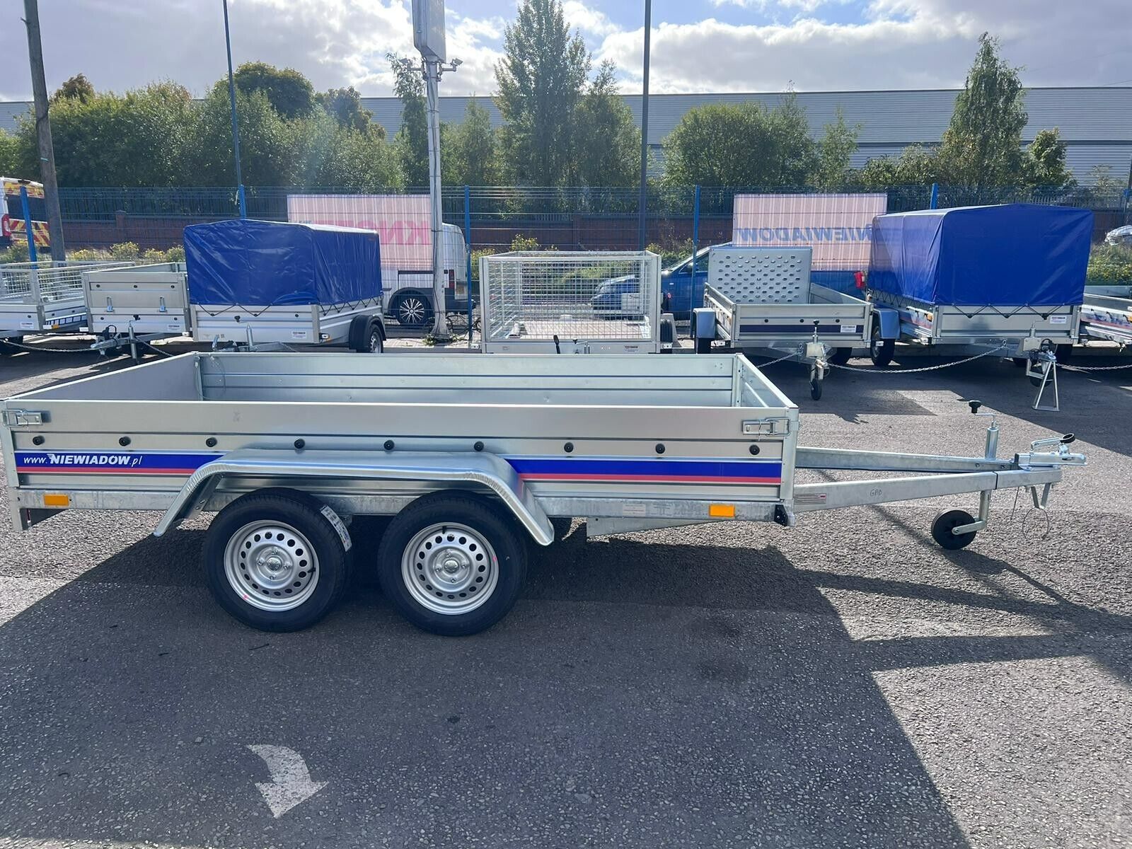 10ft / 3m BD7530UT Twin Axle Tilt Trailer UNBRAKED 750kg 10x5ft