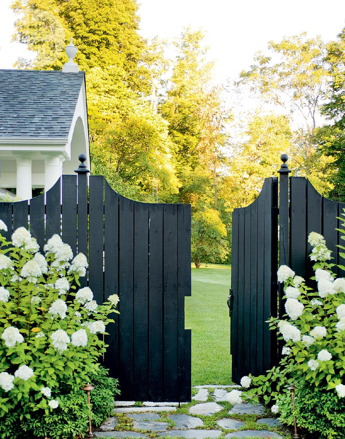 Do's and Don'ts for Choosing the Right Fence Colour Maria Killam