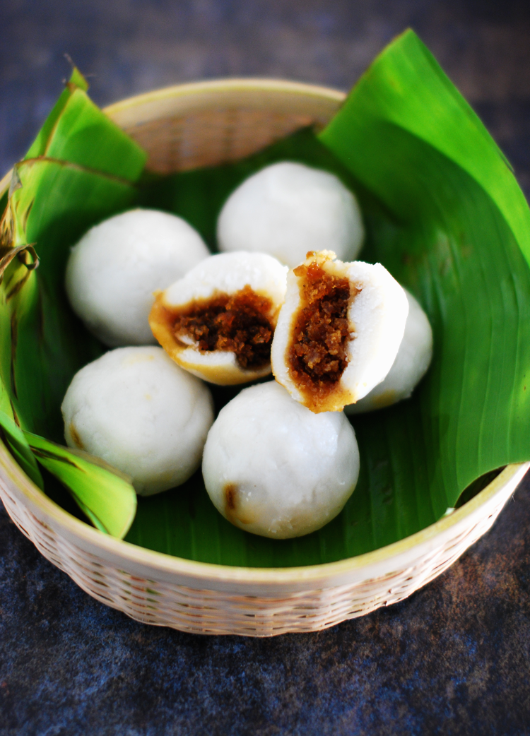Kozhukatta Recipe (Rice Dumpling Coconut And Jaggery Filling)
