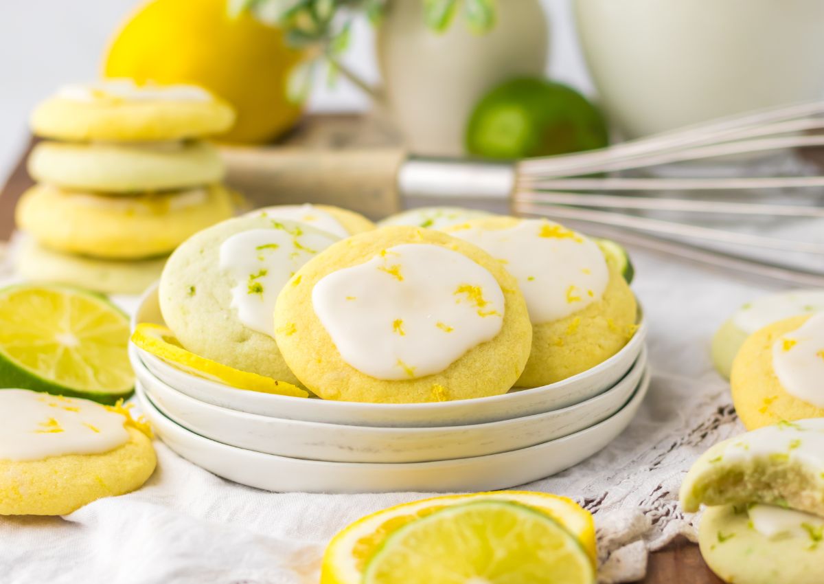 Lemon and Lime cookies on a small plate.