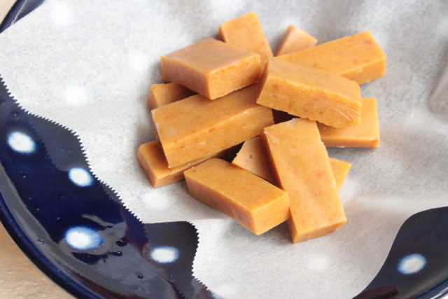 材料3つ！レンジで生キャラメルの簡単作り方。生クリーム、はちみつなしのレシピ。 つくりおき食堂