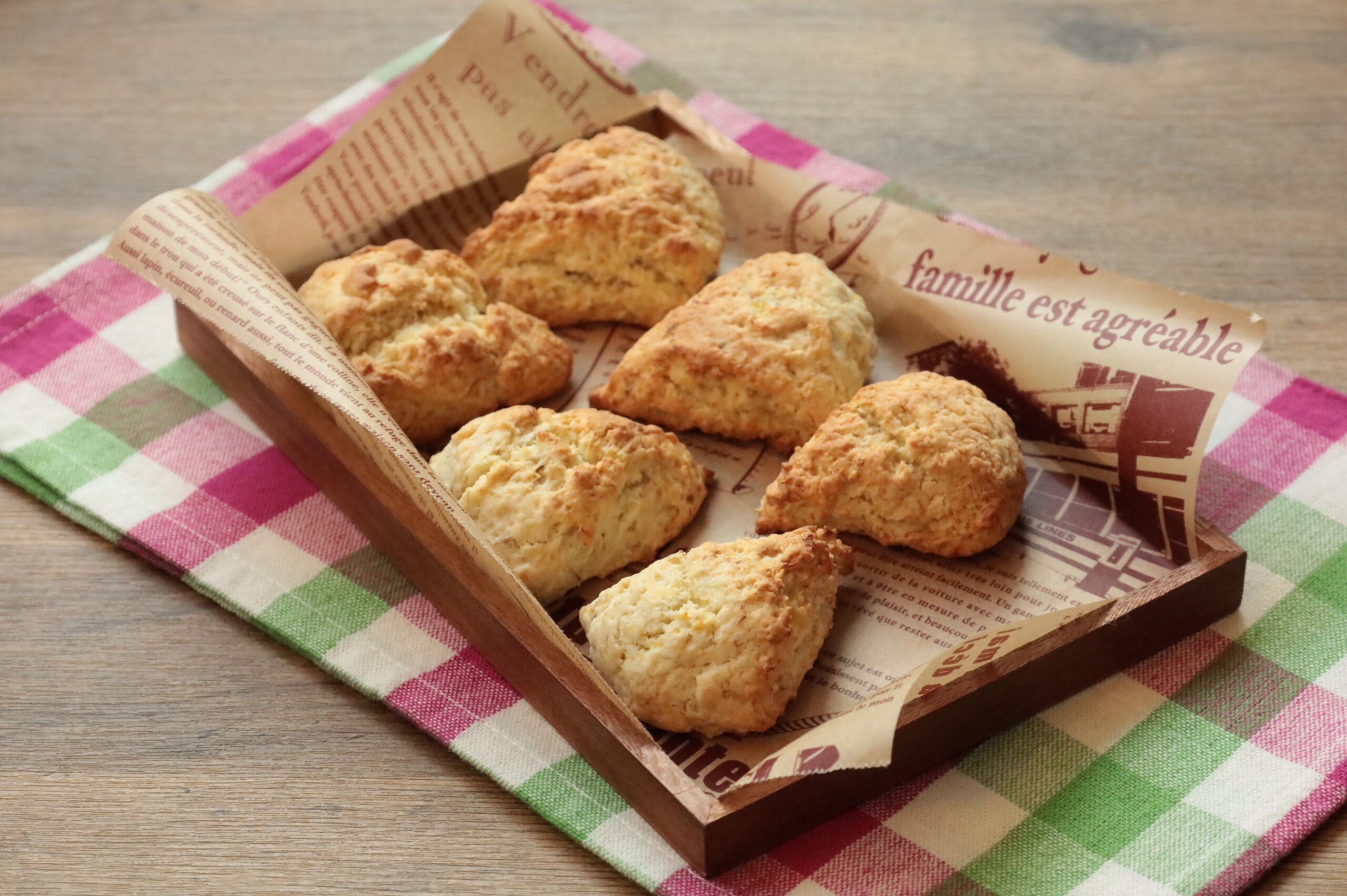 人気のもちもち牛乳バナナ蒸しパンのレシピ。卵なしでホットケーキミックスで簡単作り方。 By つくりおき食堂まりえさん | レシピブログ - 料理ブログのレシピ満載！ サクサクふわふわバナナスコーンの超簡単レシピ。ホットケーキミックスで卵なしの作り方。 | つくりおき食堂