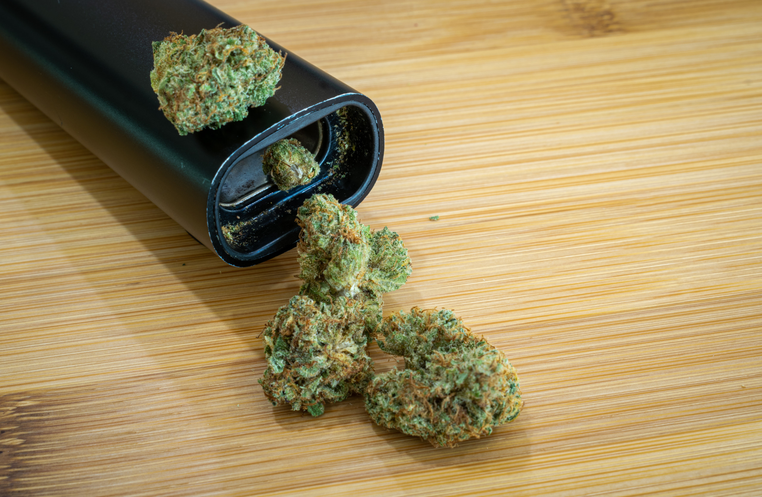 【おすすめ高性能ヴェポライザー5選】肺に優しく大麻を節約できると人気上昇中！ Marijuana.JP｜マリファナJP 国内最大の大麻メディア