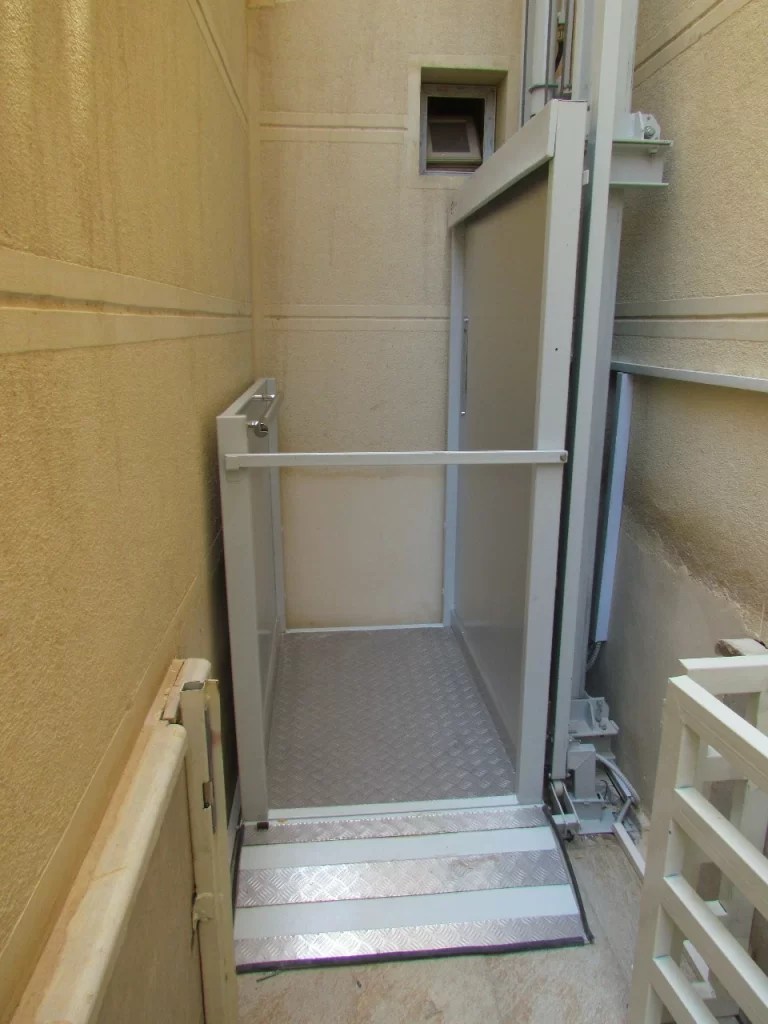 Handicap elevator Marina Platforms