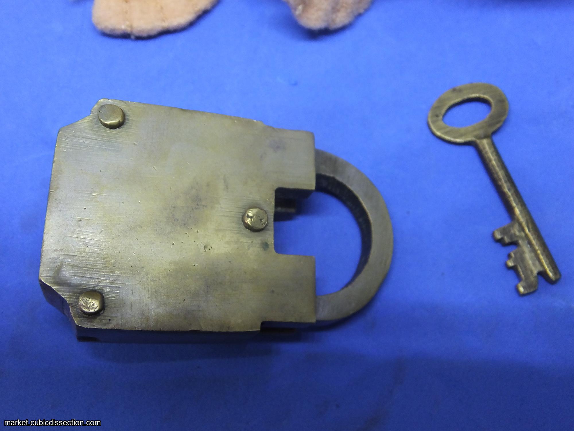 Trick Padlock 28 "STANDARD BEST QUALITY"