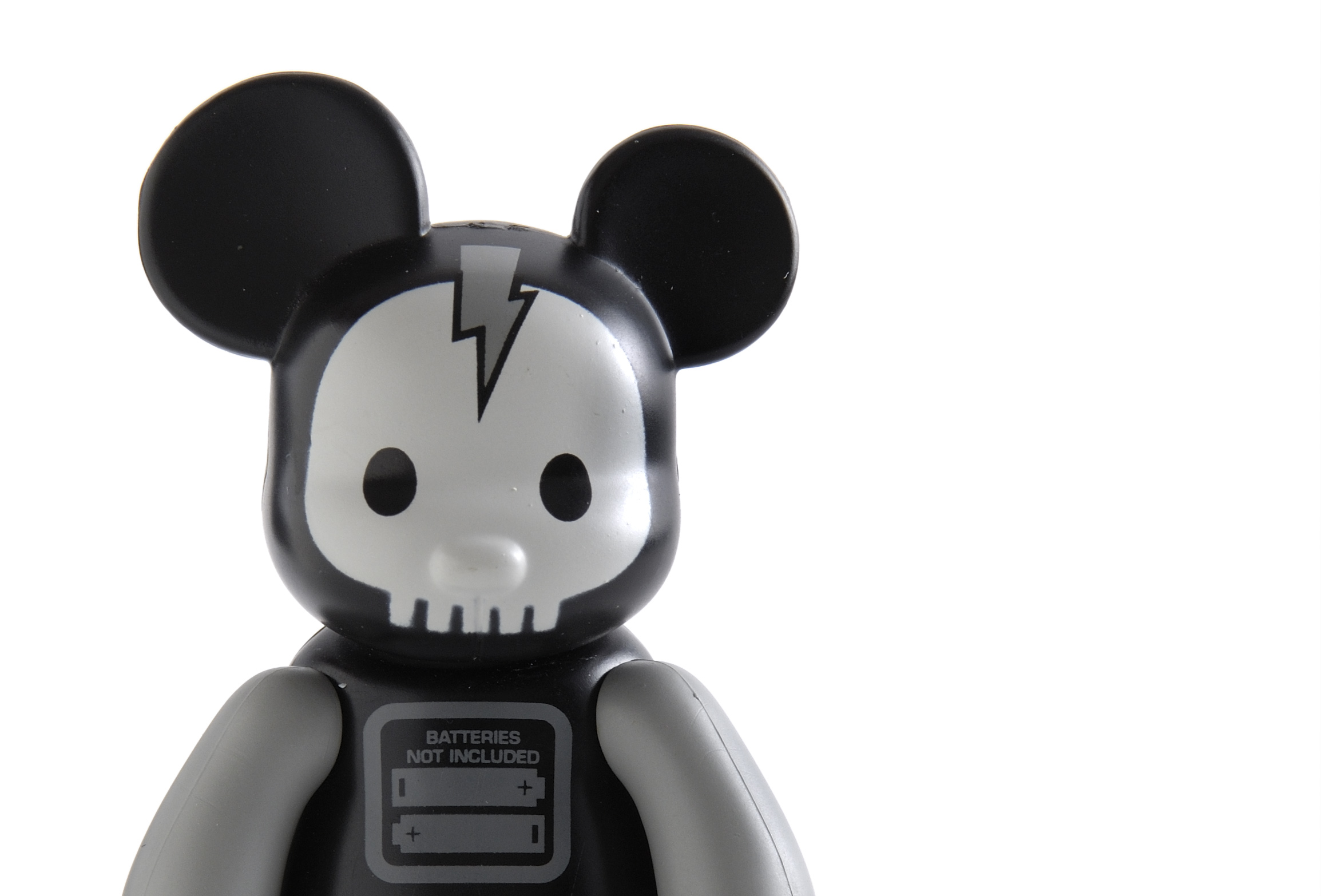 Qee, Munny & Cult Designer Toys Mark Hill Antiques & Collectables