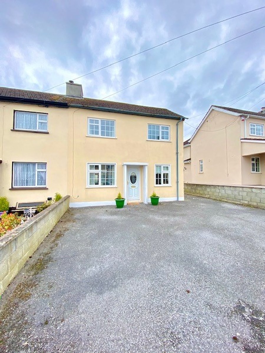 96 The Green, Clara, Co. Offaly Mark Nestor Property Services