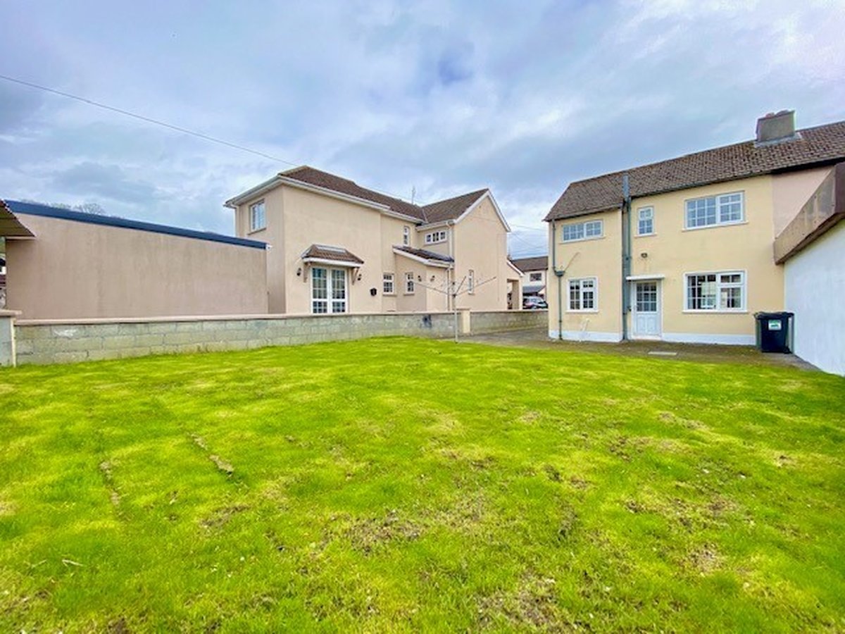 96 The Green, Clara, Co. Offaly Mark Nestor Property Services