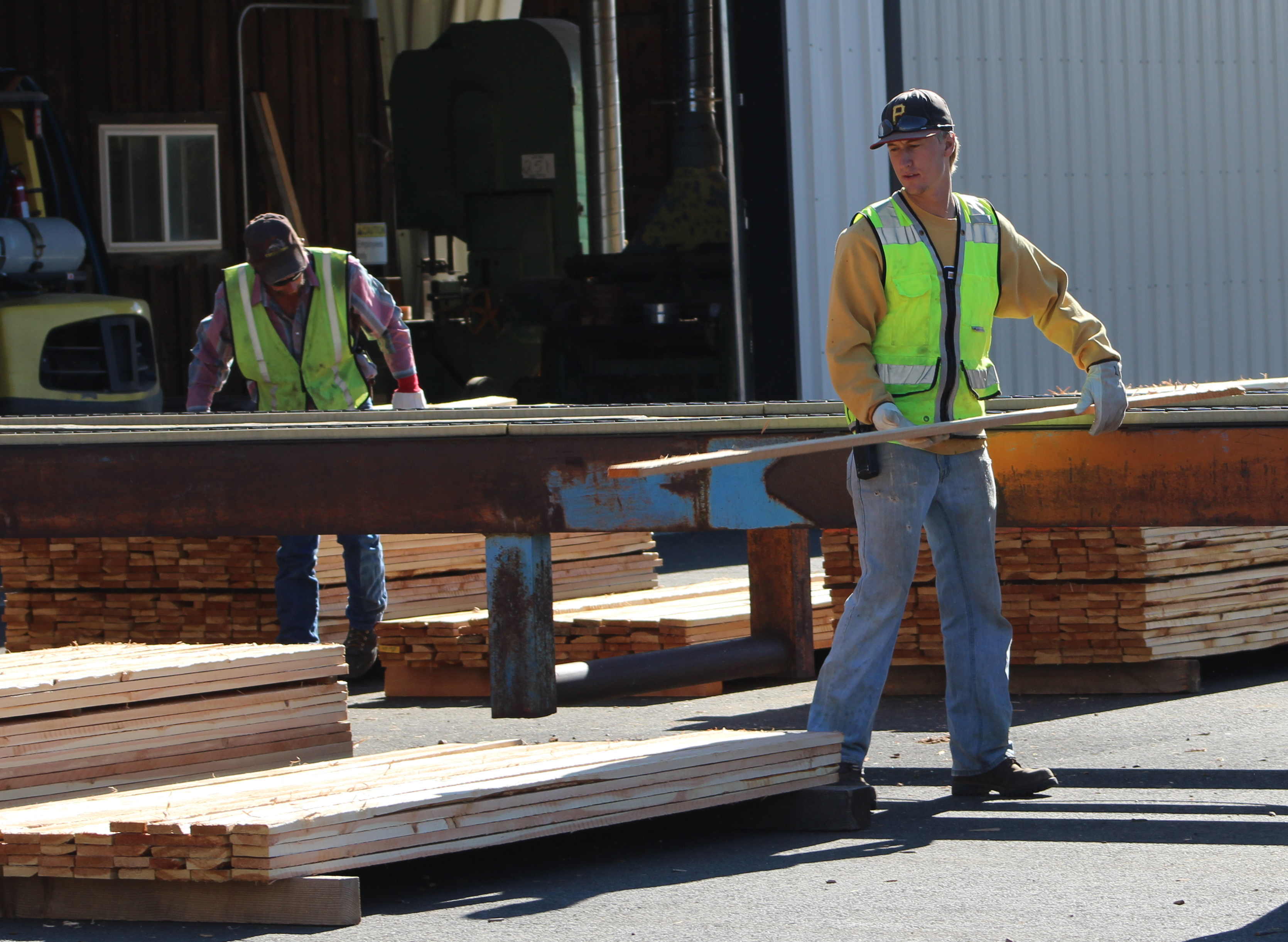 Marks Lumber's Process for Drying and Grading Lumber Marks Lumber
