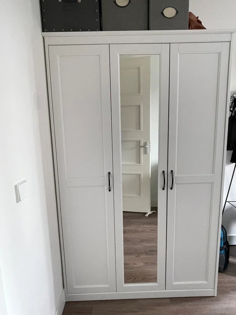 SONGESAND IKEA wardrobe/kledingkast