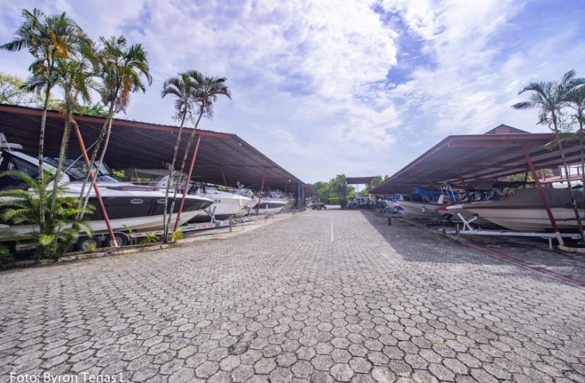 Dry Slips Mar Marine