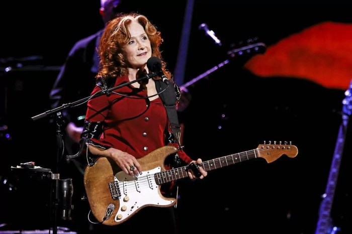 Is Bonnie Raitt Married? Her Bio, Age, Husband and Net worth - Married ... Is Bonnie Raitt Married? Her Bio, Age, Husband and Net worth - Married ...
