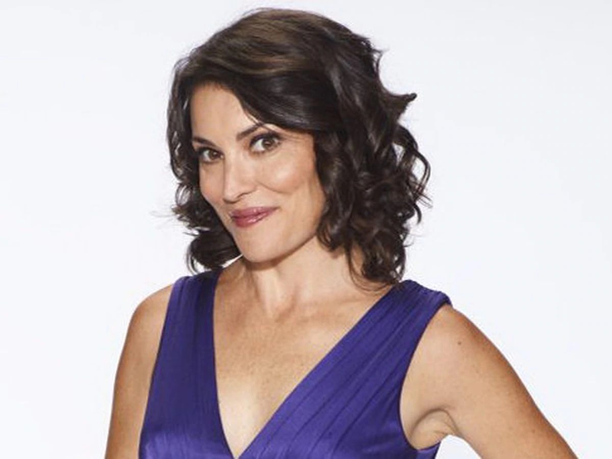 Is Kit Hoover Married? Her Bio, Age, Husband and Net worth Married Celebrity