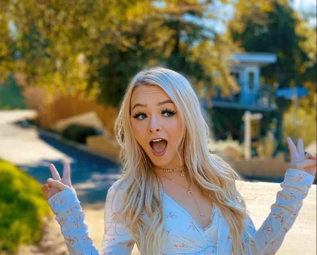 Is Zoe LaVerne Married? Her Bio, Age, Boyfriend, Family and Net Worth