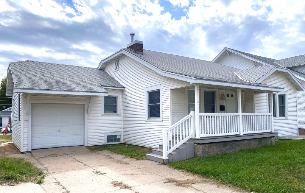 6 Homes Auction Kearney, NE Marshall Land Brokers & Auctioneers