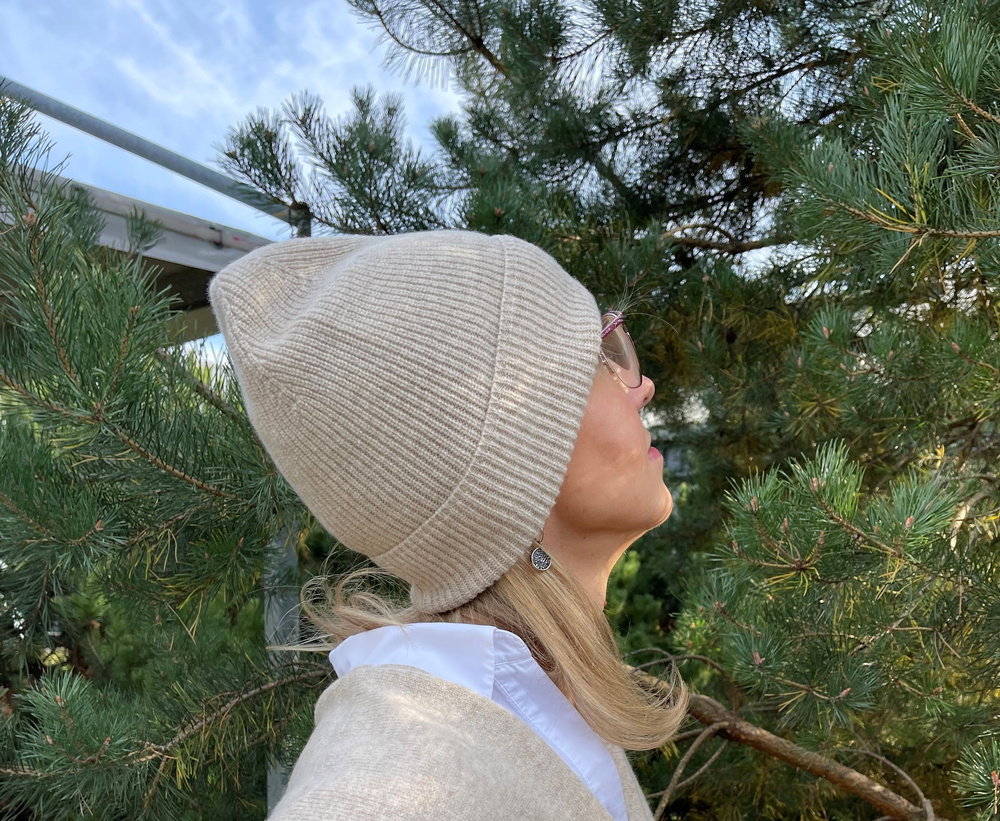 Merino wool hat beige 71 KNITWEAR \ WOMEN KNITWEAR \ Hats GIFT IDEAS