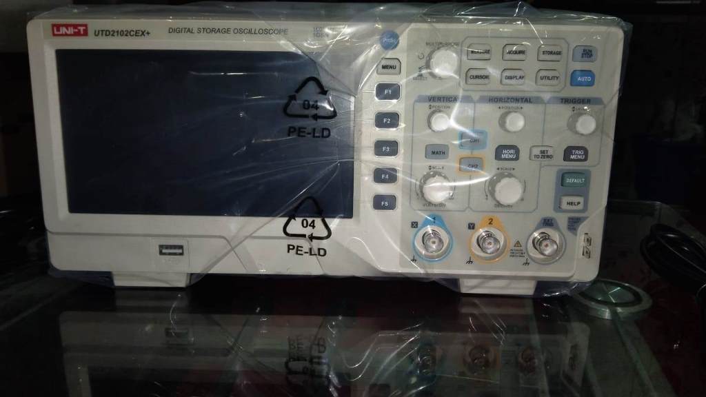 UNIT UTD2102CEX+ HighPrecision 100MHz Desktop Digital Storage