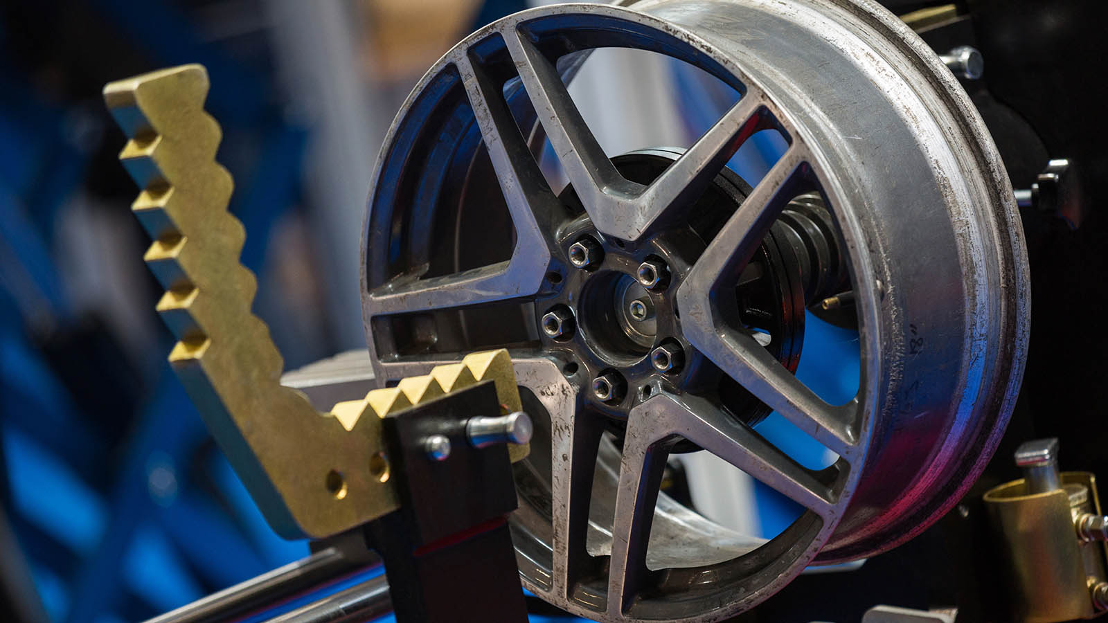 Wheel Straightening Marx Vehicle Paint & Alloy Centre