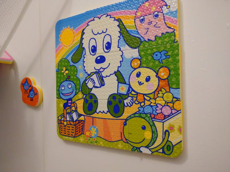お風呂のイヤイヤに効果的！「わんわんとうーたん おふろであそぼ！ペタピタセット」お風呂でパズルを楽しもう！｜ハリーの