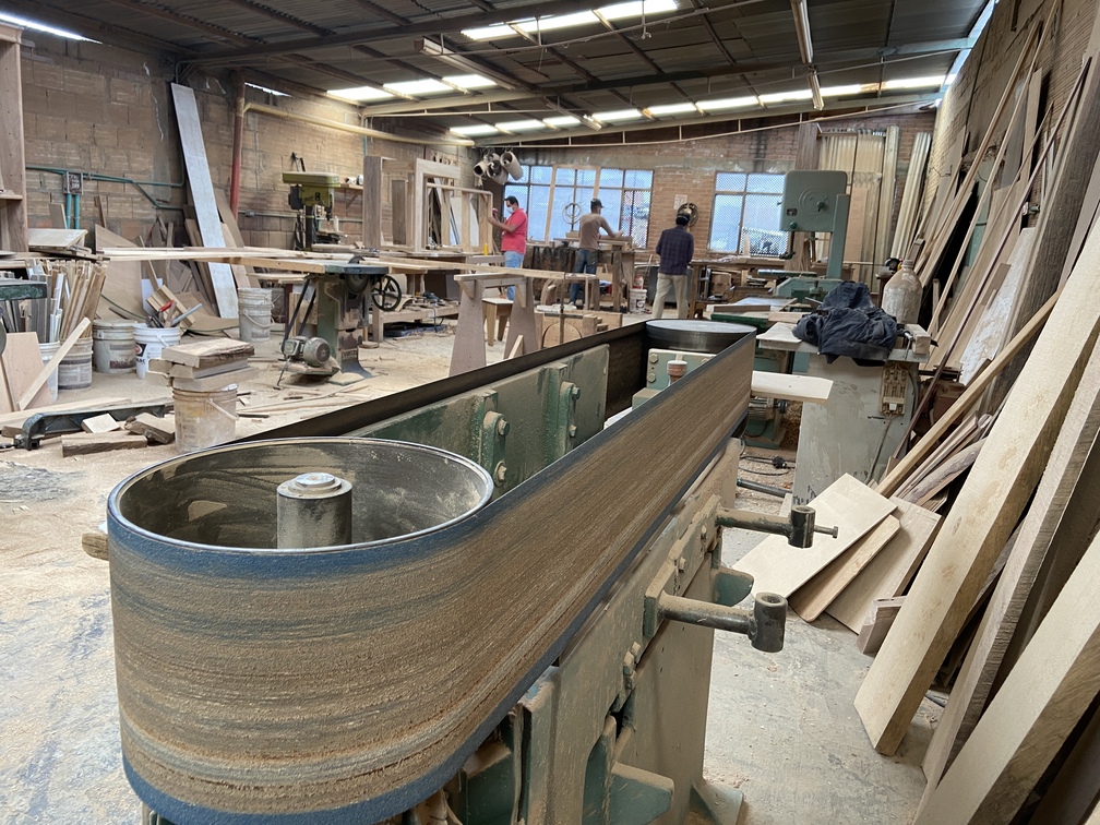 El barrio 12 de Octubre tiene madera Más Colombia