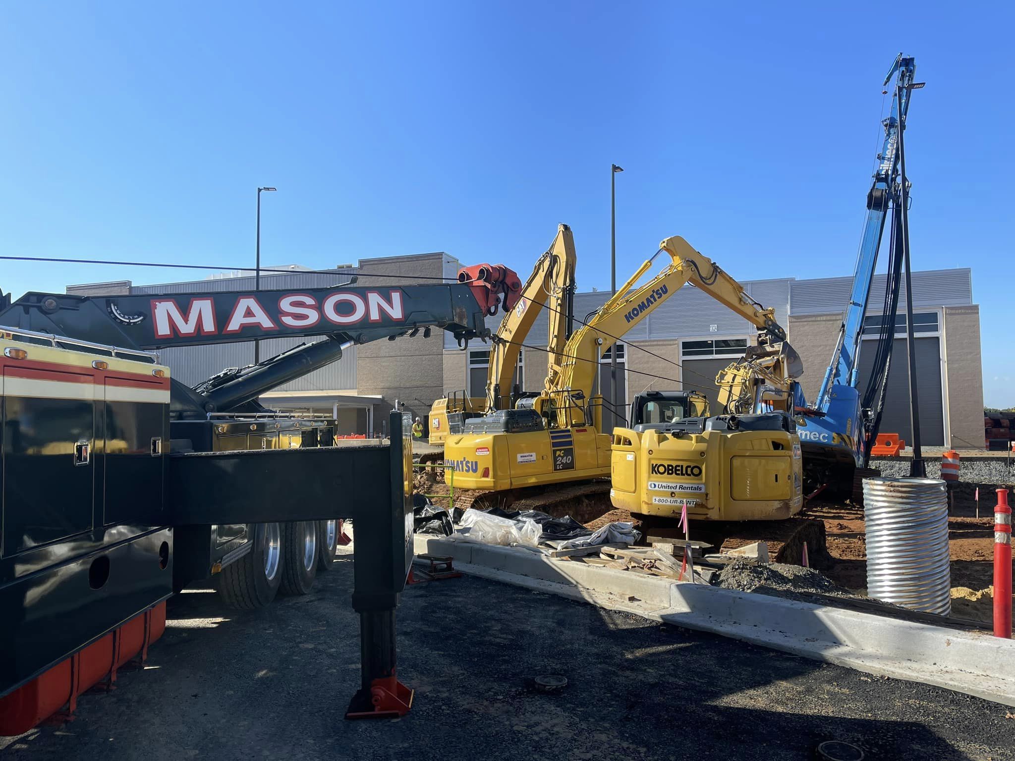 commercial carrierheavy equipment trucking companylift trucks